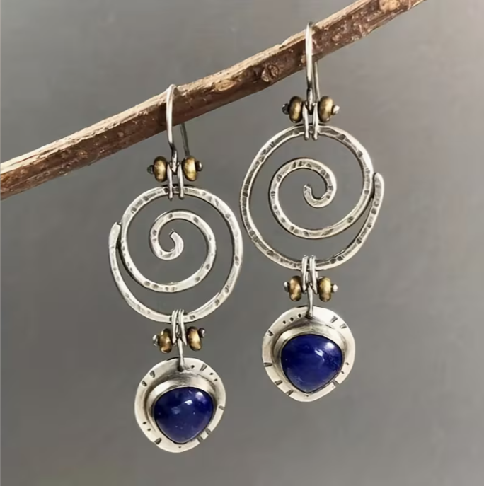 Aretes “Espiral de Lapis”: Camino interior en azul profundo