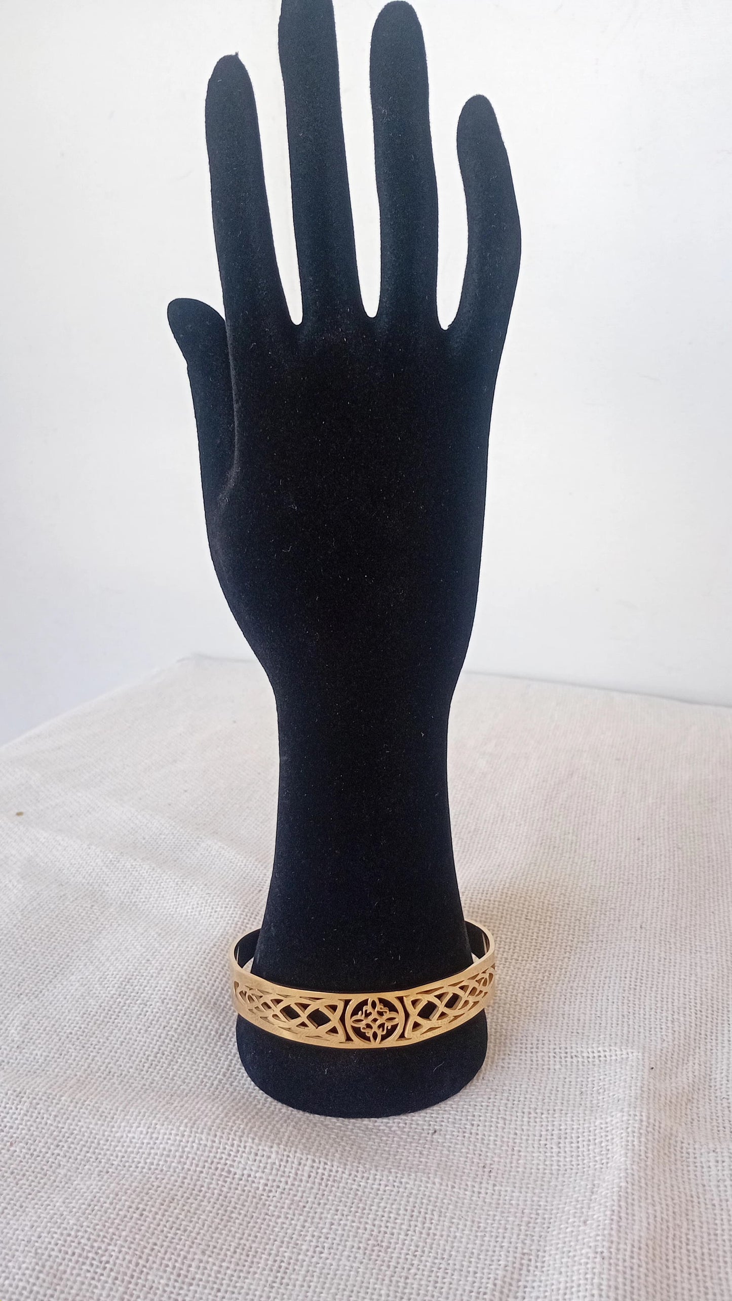 Pulsera dorada simbología Celta
