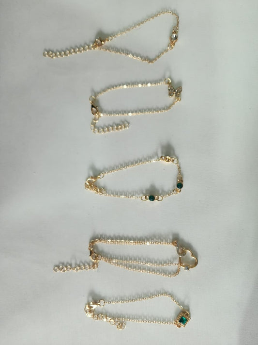 Pulseras Doradas “Destellos Sutiles” – Belleza Minimalista con Intención