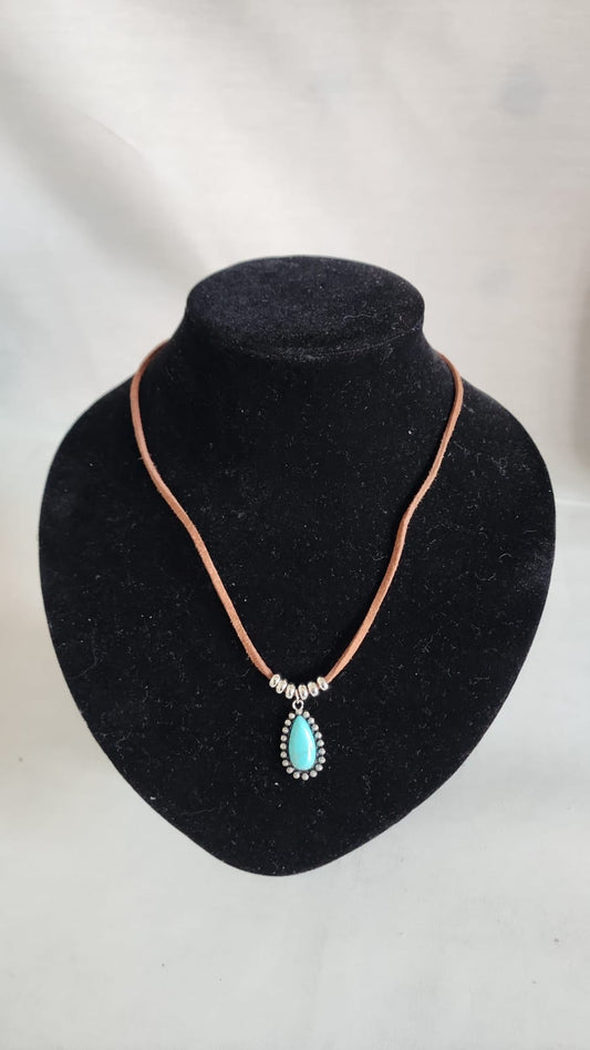 Collar gota turquesa en cordon cafe